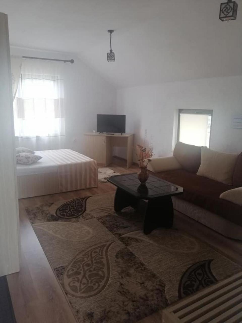Collias Hotel Horezu Luaran gambar