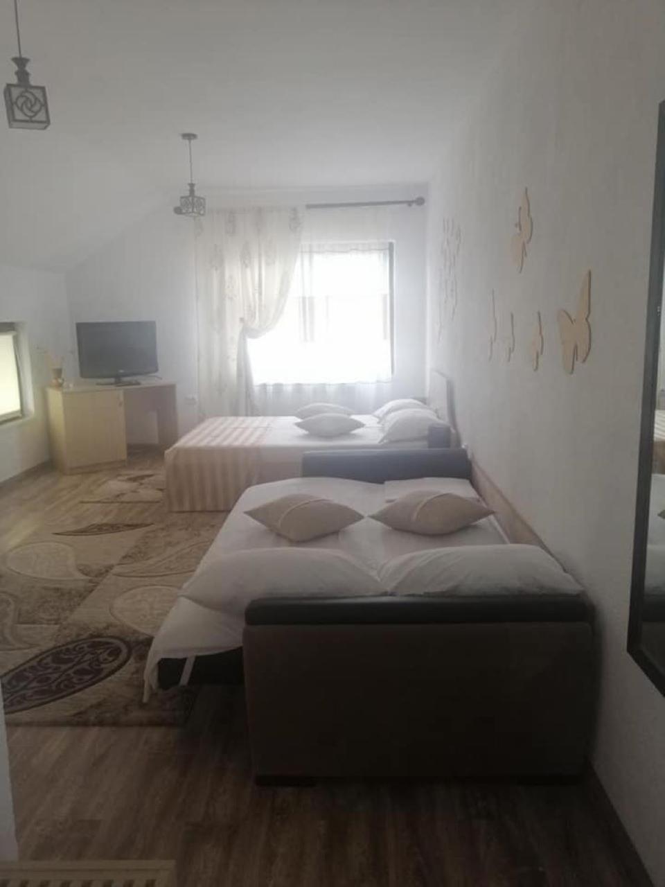 Collias Hotel Horezu Luaran gambar