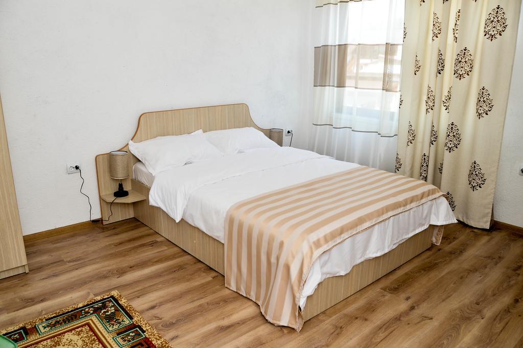 Collias Hotel Horezu Luaran gambar