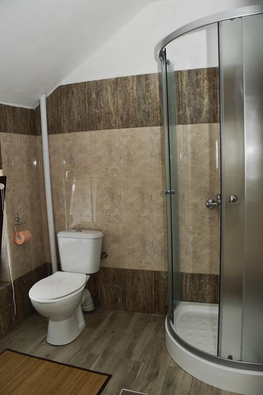 Collias Hotel Horezu Luaran gambar