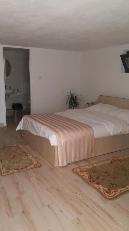 Collias Hotel Horezu Luaran gambar